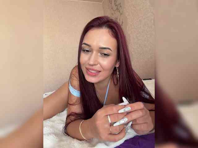 Adel-chocolatee bongacams live cam model