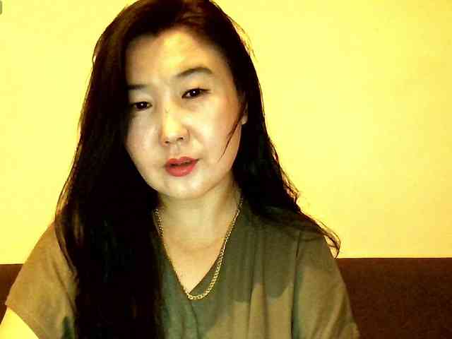 Bet-Lu bongacams live cam model