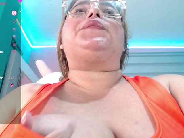 lexxy-bbw bongacams live cam model