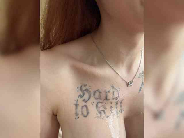 kristinalux bongacams live cam model