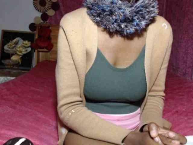 Hamour bongacams live cam model