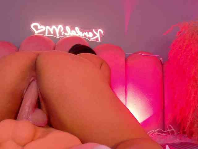 Kendalmiller bongacams live cam model