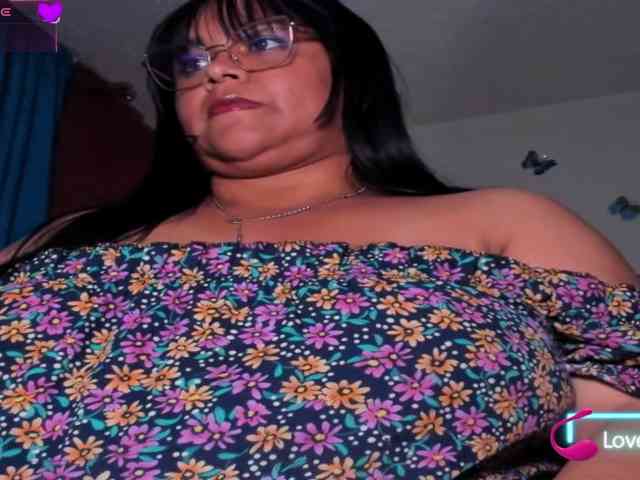 CandyBrowm bongacams live cam model