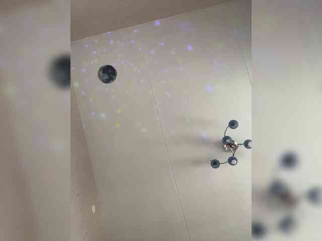 -Hennessy- bongacams live cam model