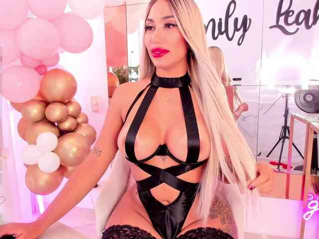 EmilyLeah bongacams live cam model