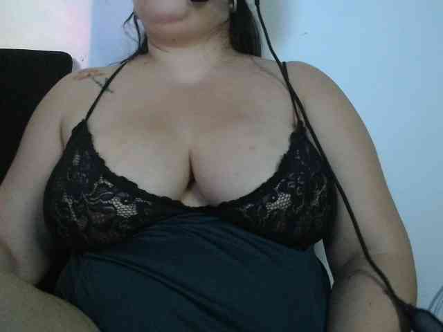 MiaSecret bongacams live cam model