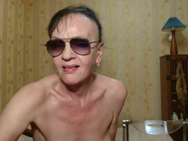 Valenttijm3851 bongacams live cam model