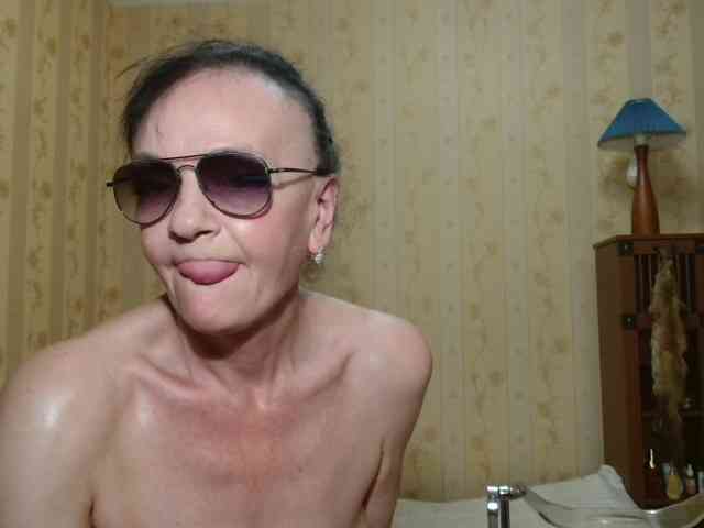 Valenttijm3851 bongacams live cam model