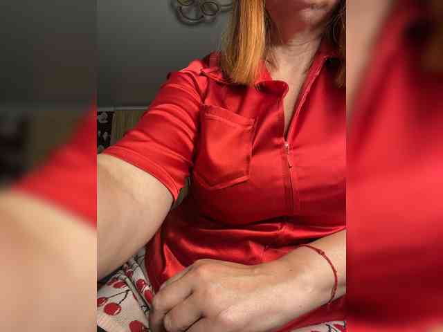 Pink-Lips bongacams live cam model