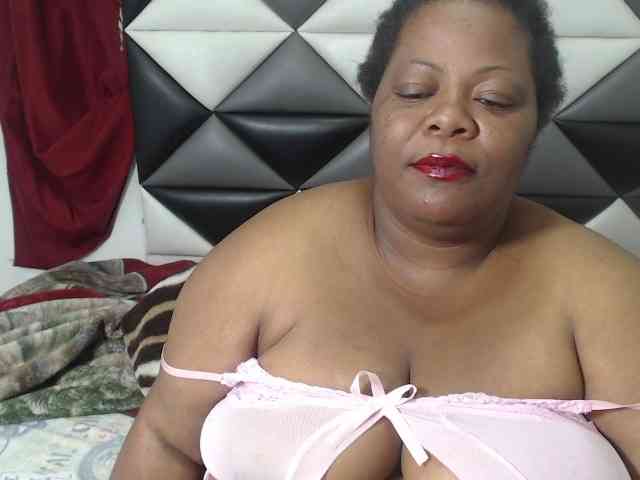 ShantalBBW bongacams live cam model
