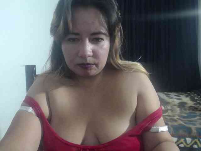 jones-scarlet bongacams live cam model