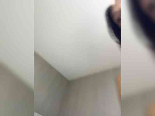 BabyDarii bongacams live cam model