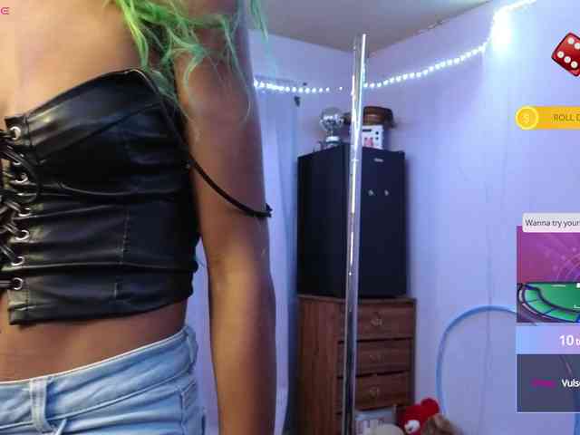 Mocha17 bongacams live cam model