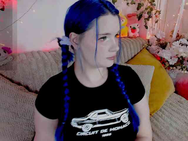 MiuAmano bongacams live cam model