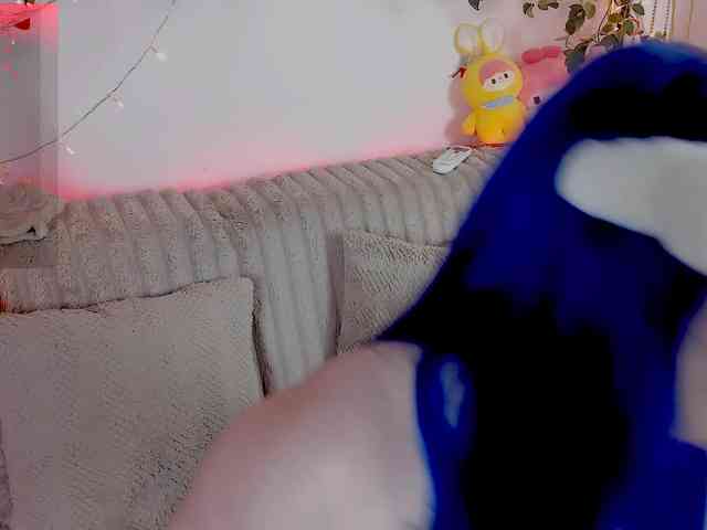 MiuAmano bongacams live cam model