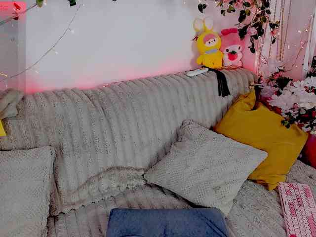 MiuAmano bongacams live cam model