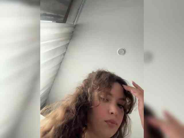 LadyEmily bongacams live cam model