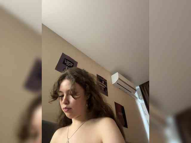 LadyEmily bongacams live cam model