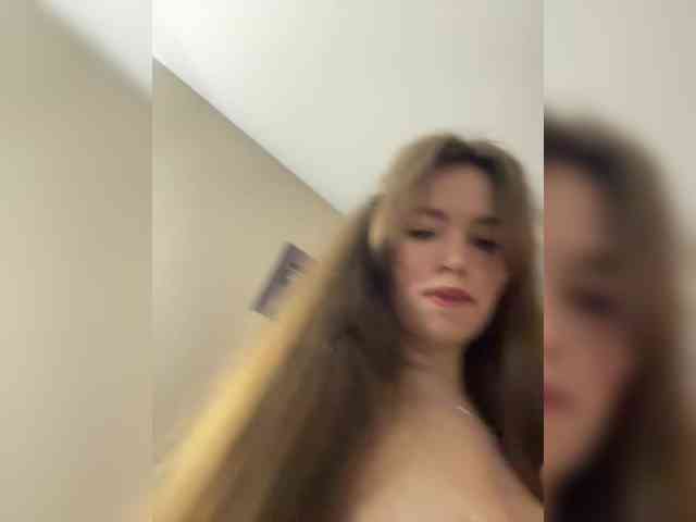 LadyEmily bongacams live cam model