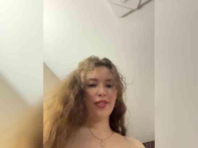 LadyEmily bongacams live cam model