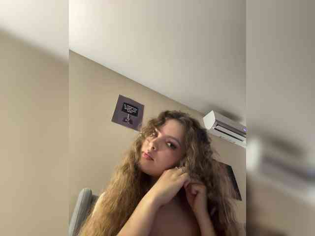 LadyEmily bongacams live cam model