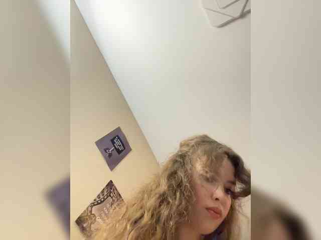 LadyEmily bongacams live cam model