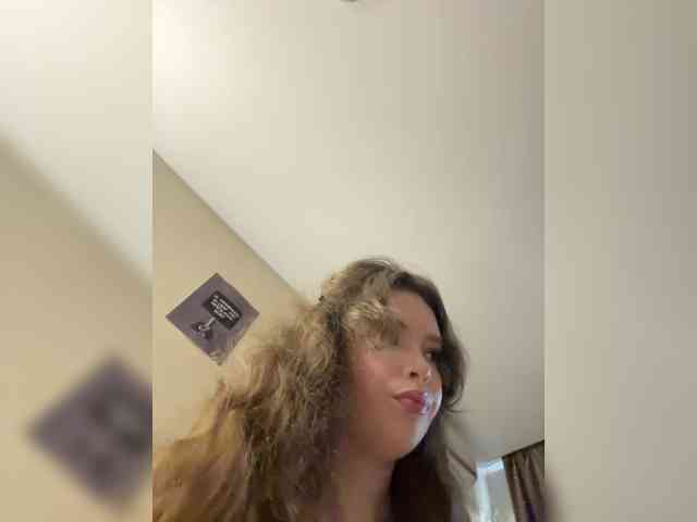 LadyEmily bongacams live cam model