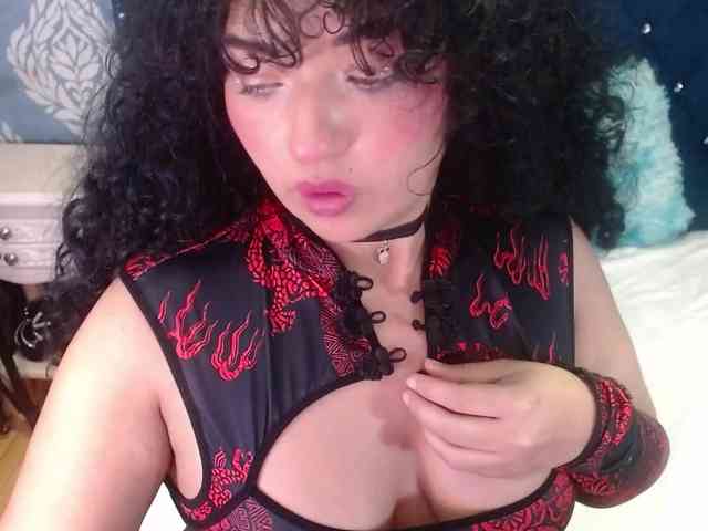 sofiacowperx bongacams live cam model
