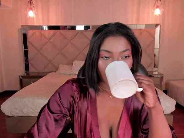 SavannahStorm bongacams live cam model