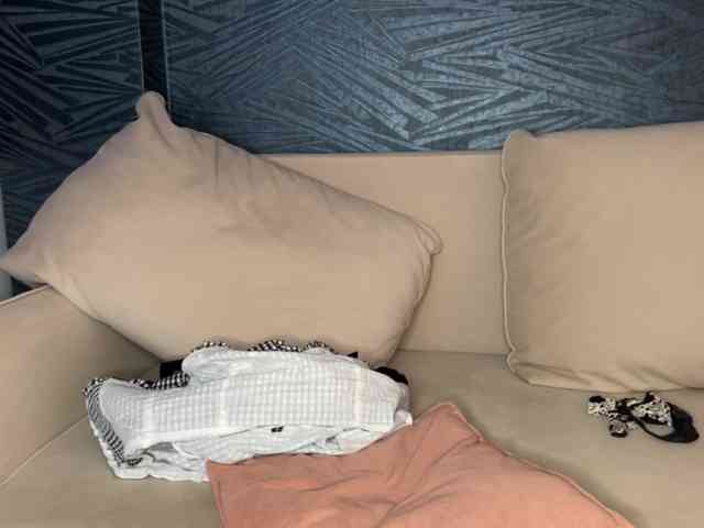 -Molly- bongacams live cam model
