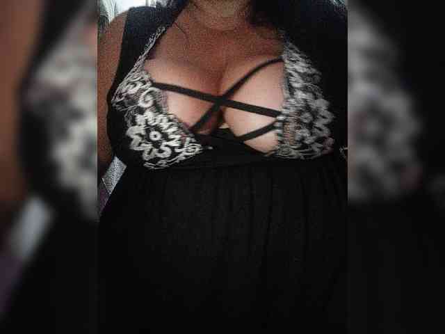 Xo4y2sexa bongacams live cam model