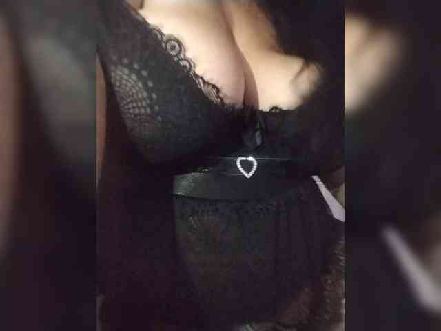 Xo4y2sexa bongacams live cam model