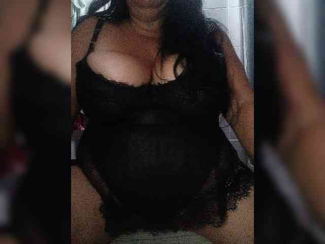 Xo4y2sexa bongacams live cam model