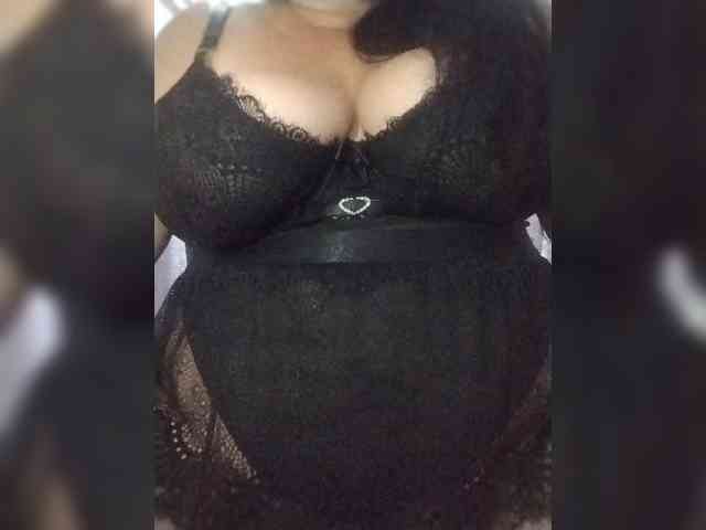Xo4y2sexa bongacams live cam model