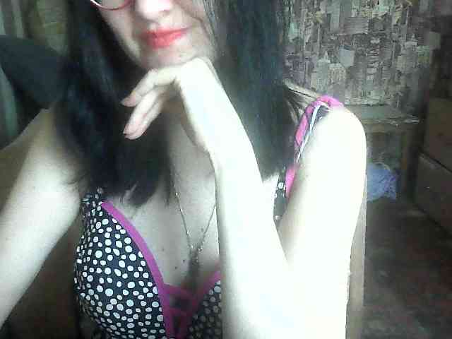 LynnYana bongacams live cam model