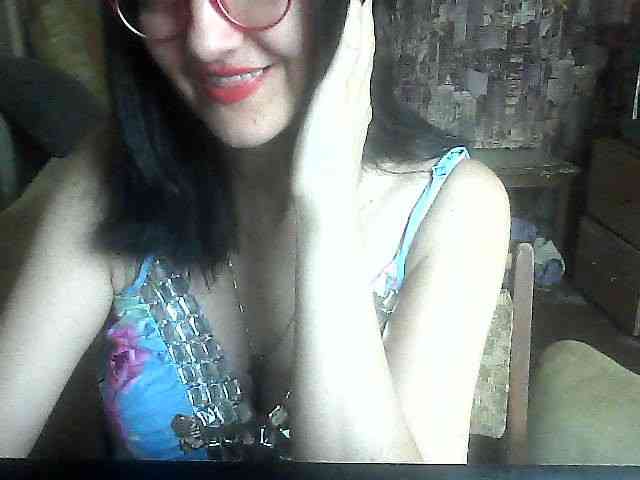 LynnYana bongacams live cam model