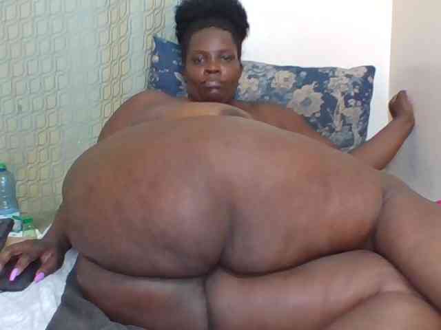 Sexyblackass bongacams live cam model