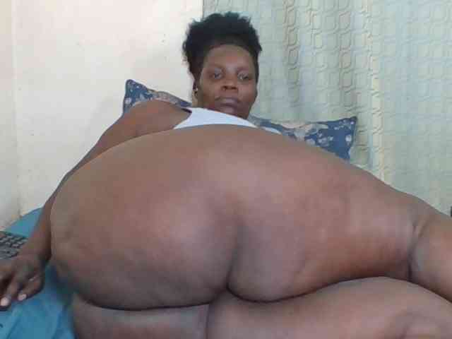 Sexyblackass bongacams live cam model