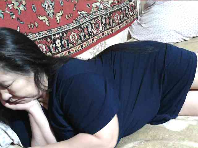 2Milf45 bongacams live cam model