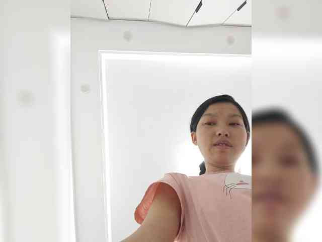 Selinababy99 bongacams live cam model