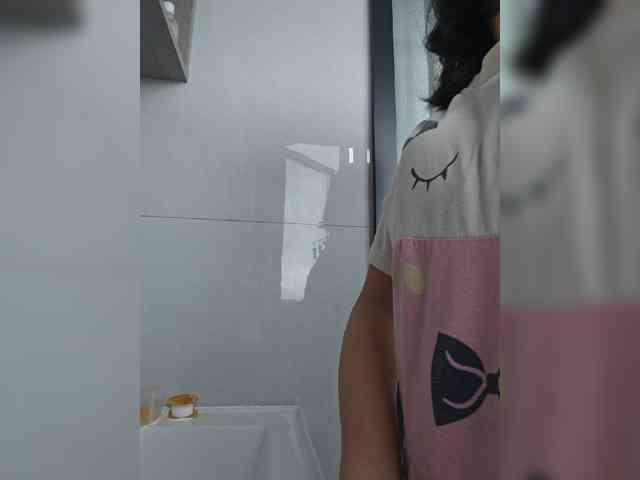 Selinababy99 bongacams live cam model