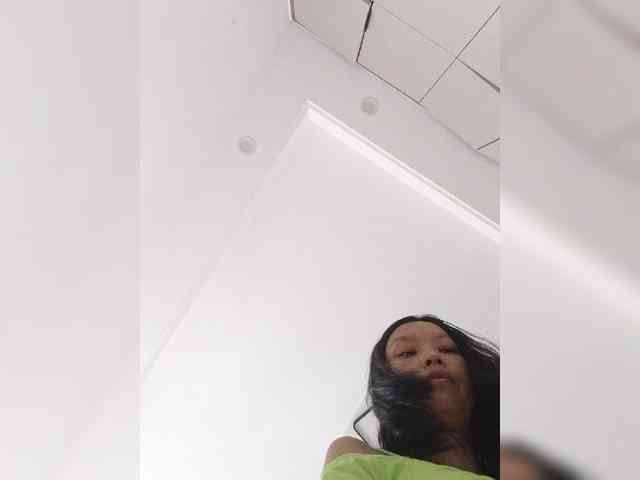 Selinababy99 bongacams live cam model