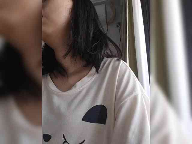 Selinababy99 bongacams live cam model