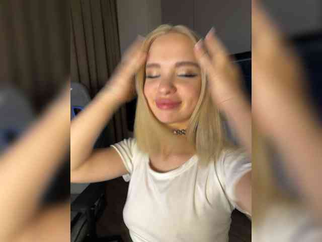 XKery bongacams live cam model