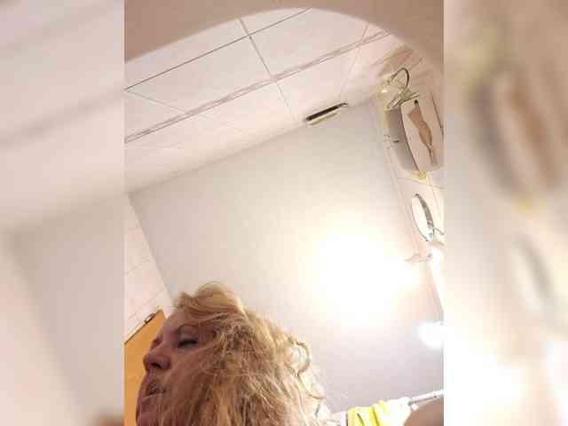 Leoncarpita bongacams live cam model