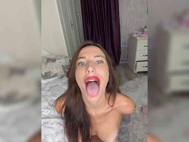 Lindseya bongacams live cam model