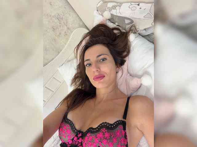 Lindseya bongacams live cam model