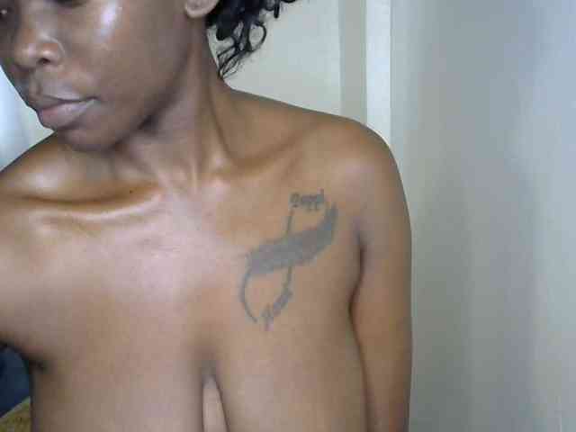 goddess-soriyah bongacams live cam model