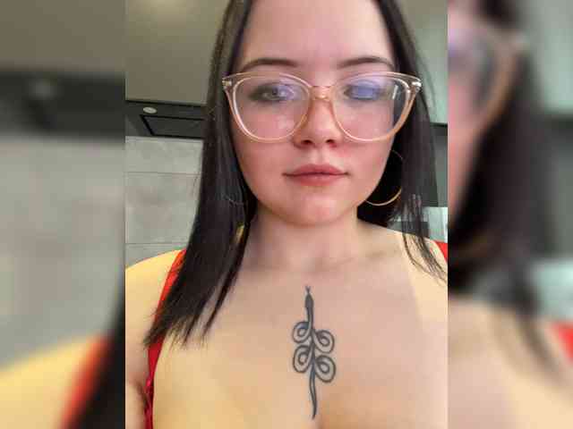 A1ka bongacams live cam model