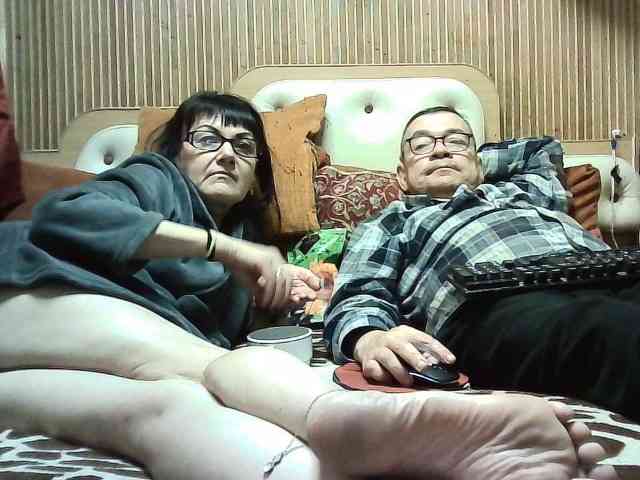 coupleofcoolx bongacams live cam model
